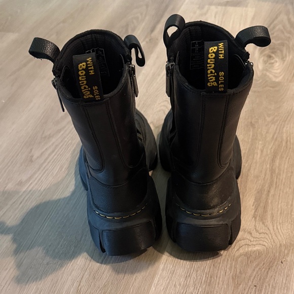Dr. Martens DMXL Rigger Boots - Picture 2 of 5
